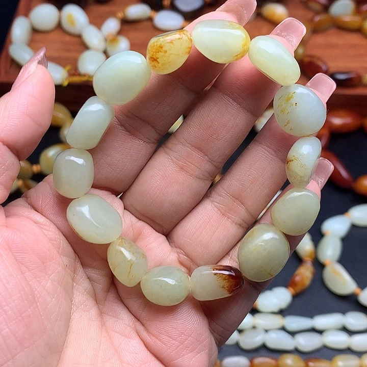 和田玉未镶嵌手串