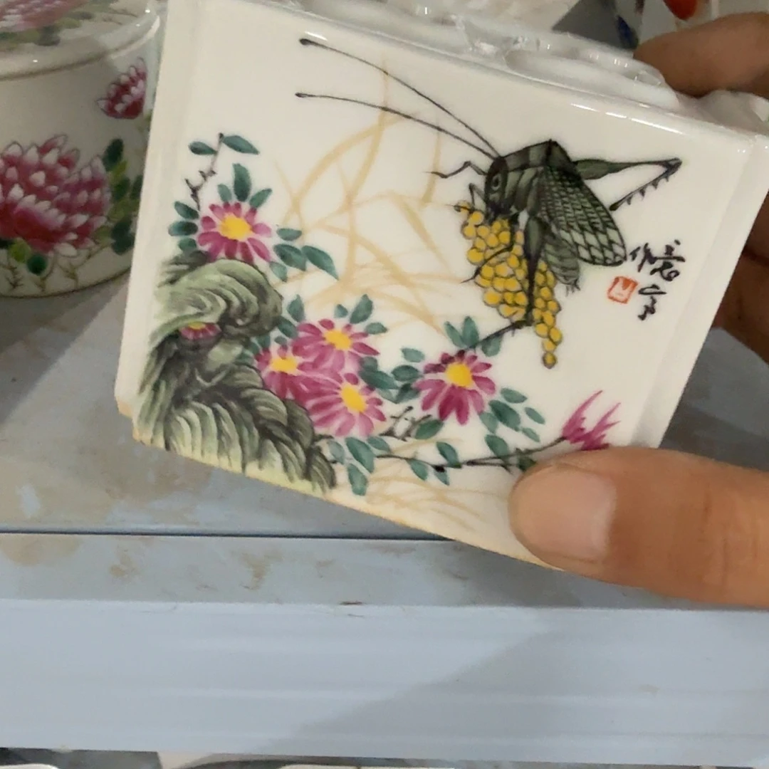 瓷片摆件等方式在不同部位上都