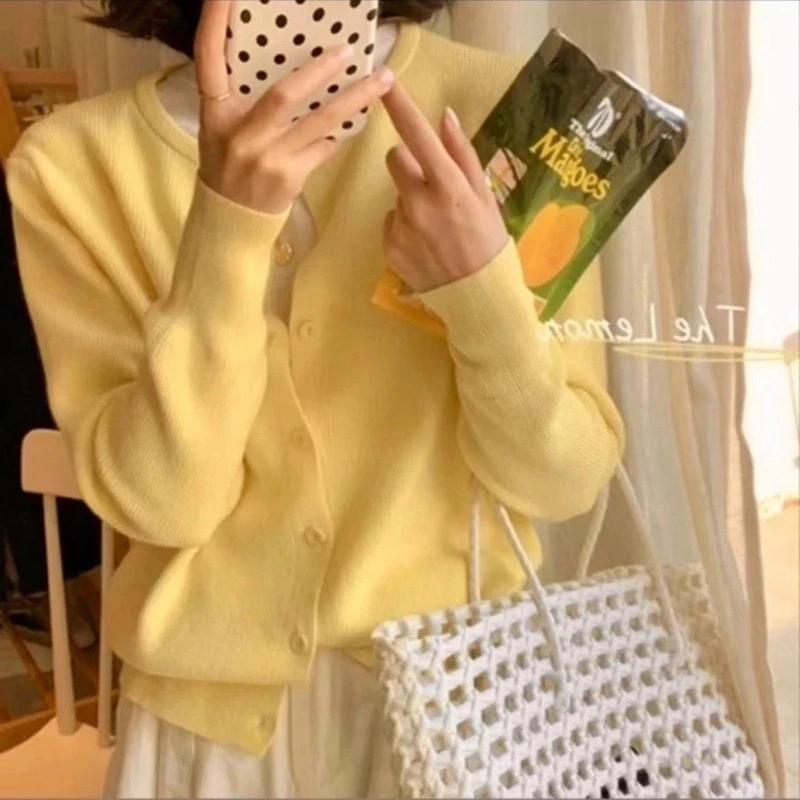 软糯亲肤薄款针织开衫女春季韩版V领宽松短款小外搭毛衣外套上衣