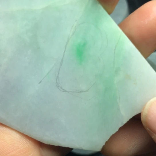 翡翠未镶嵌颈饰裸石