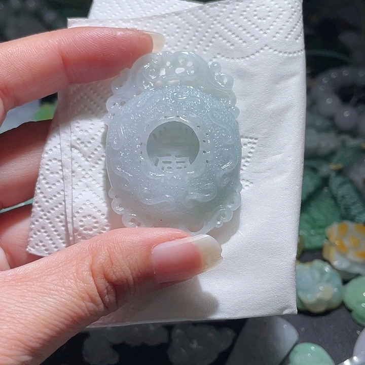 颈饰未镶嵌翡翠天