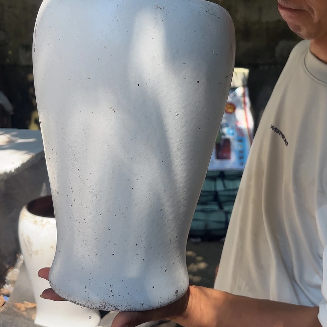 白鱼尾微瑕口径19高度32