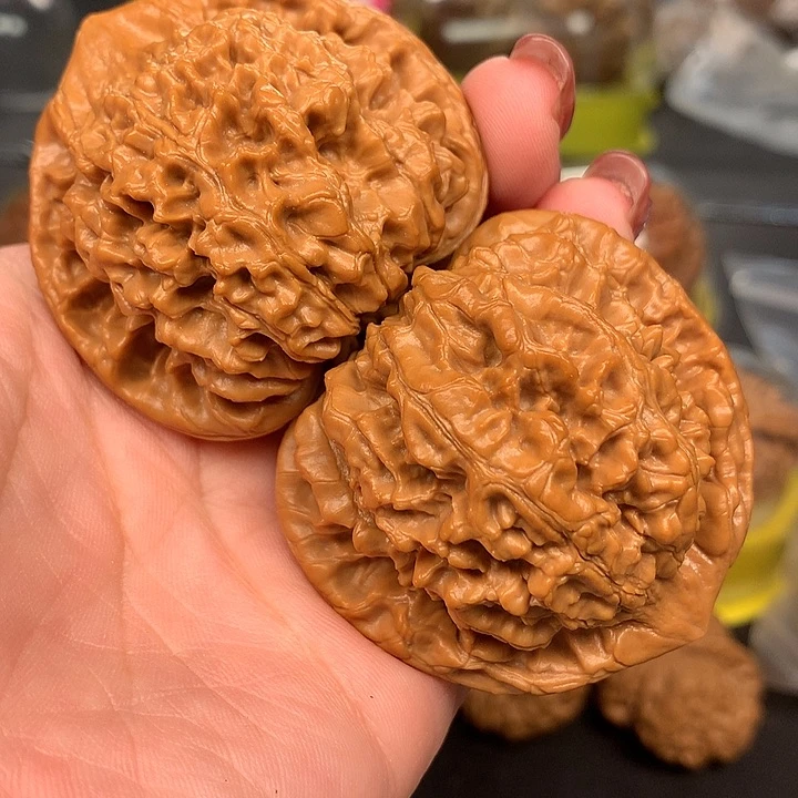 文玩核桃吊坠51.8官帽