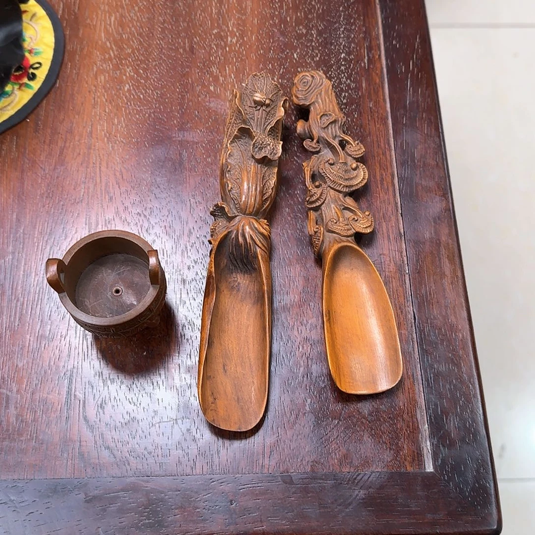 孤***行黄杨木茶勺两个小鼎一个