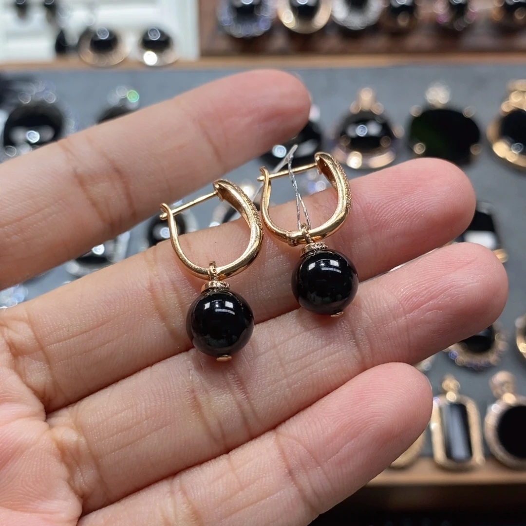 翡翠18K金镶嵌耳饰珠子卡8.8左右