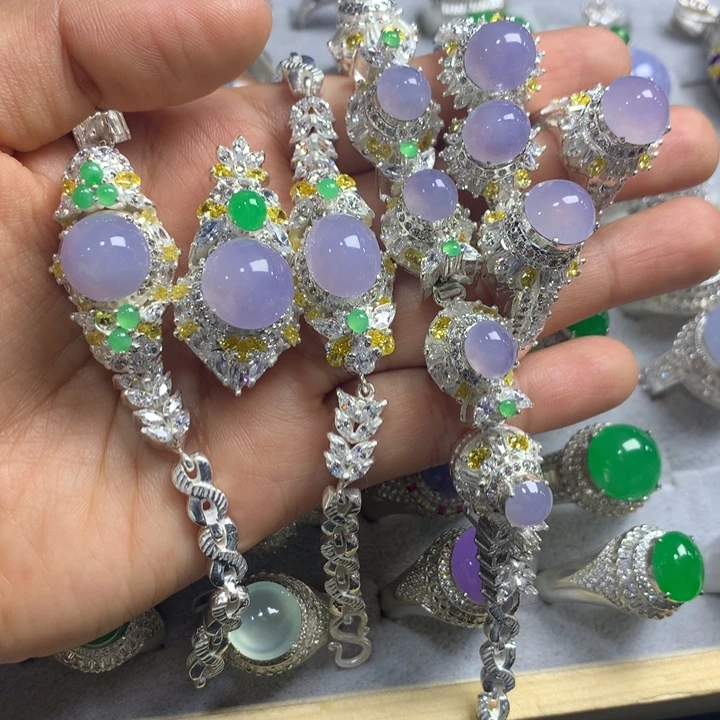 翡翠未镶嵌戒指12颗