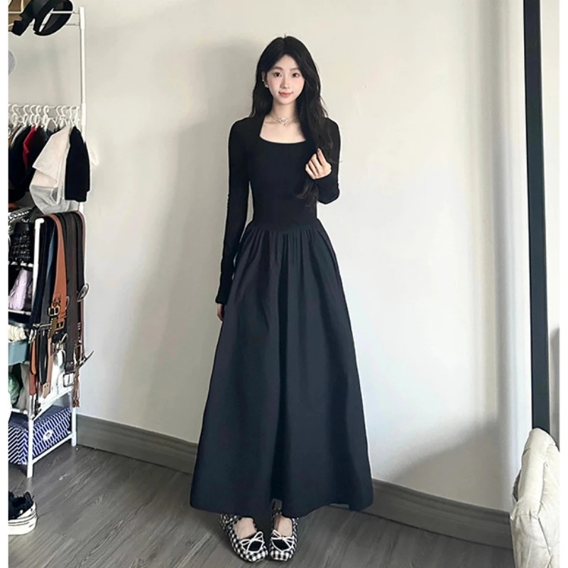 纯欲慵懒风黑色针织连衣裙女2025新款秋季赫本风小个子长袖收腰修