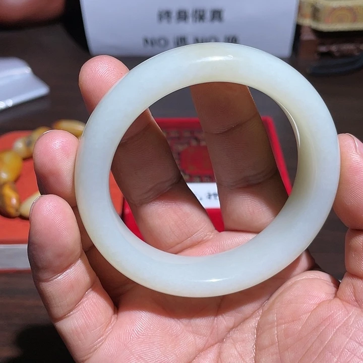 和田玉（糖玉）未镶嵌手镯