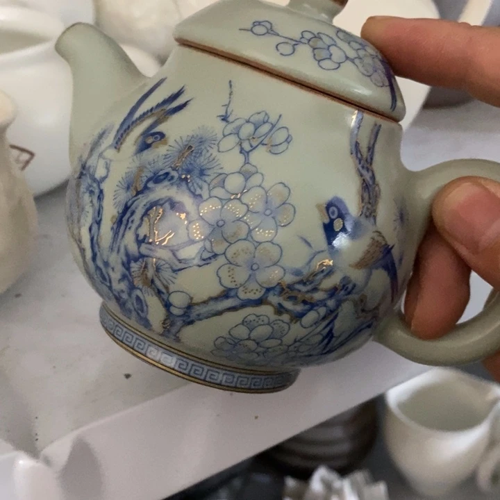 陶瓷艺术品及陶瓷壶