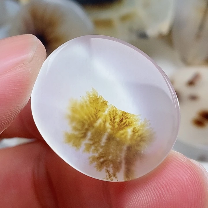未镶嵌奇石玛瑙/玉髓山**士