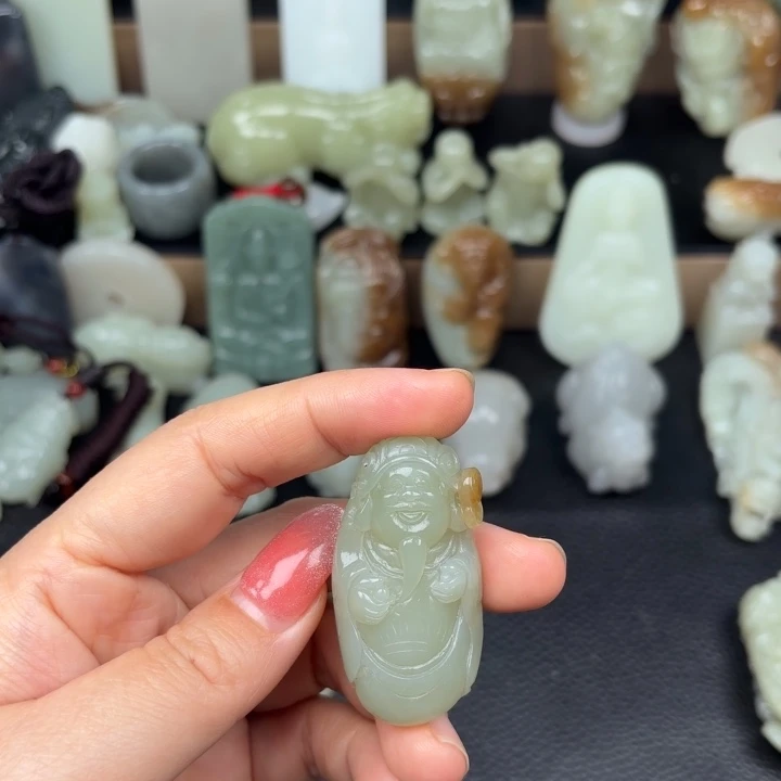 颈饰未镶嵌和田玉