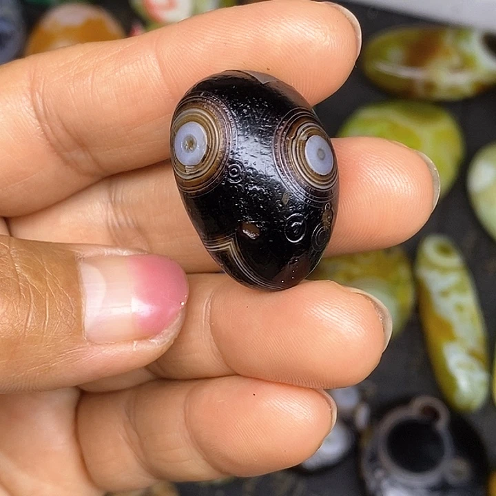 花眼玛瑙双眼饰品