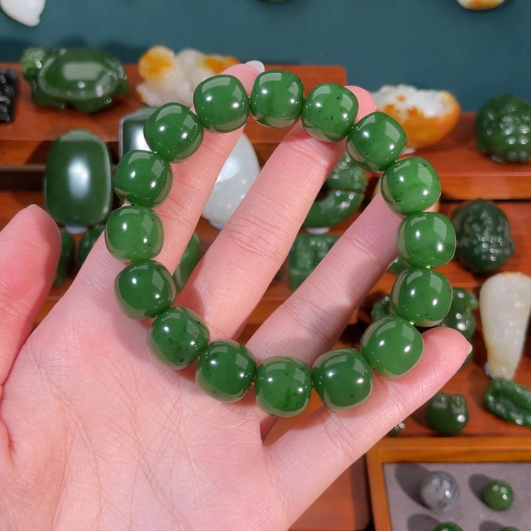 柒***灬和田玉未镶嵌颈饰