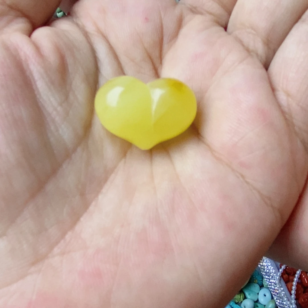 J***Z裸石琥珀未镶嵌蜜蜡爱心屁桃