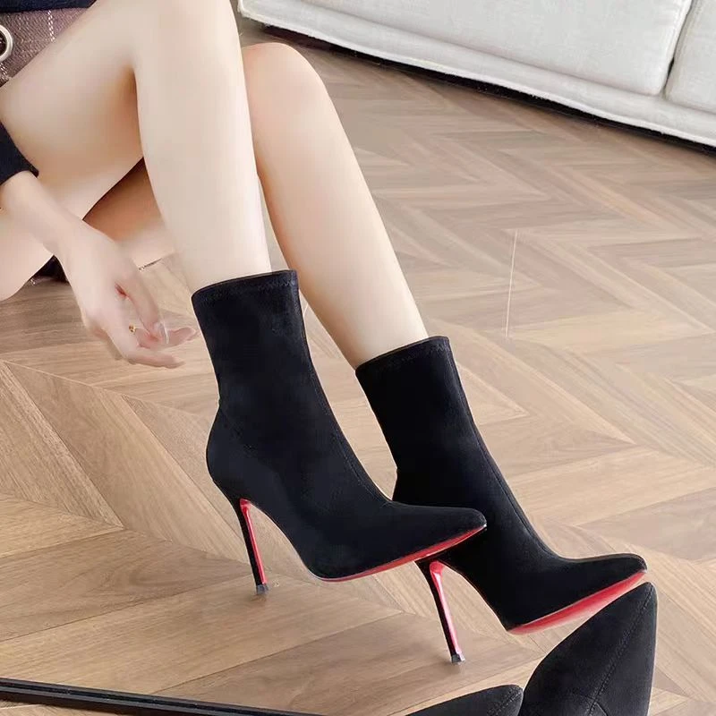 辣妹红底绒面高跟短靴2025年秋冬款时尚百搭网红性感尖头瘦瘦靴