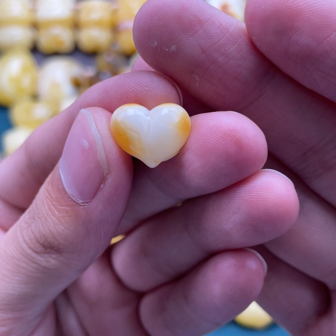 琥珀未镶嵌裸石蜜蜡