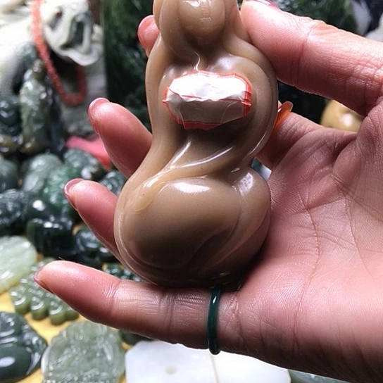 小***然透闪石质玉未镶嵌车挂