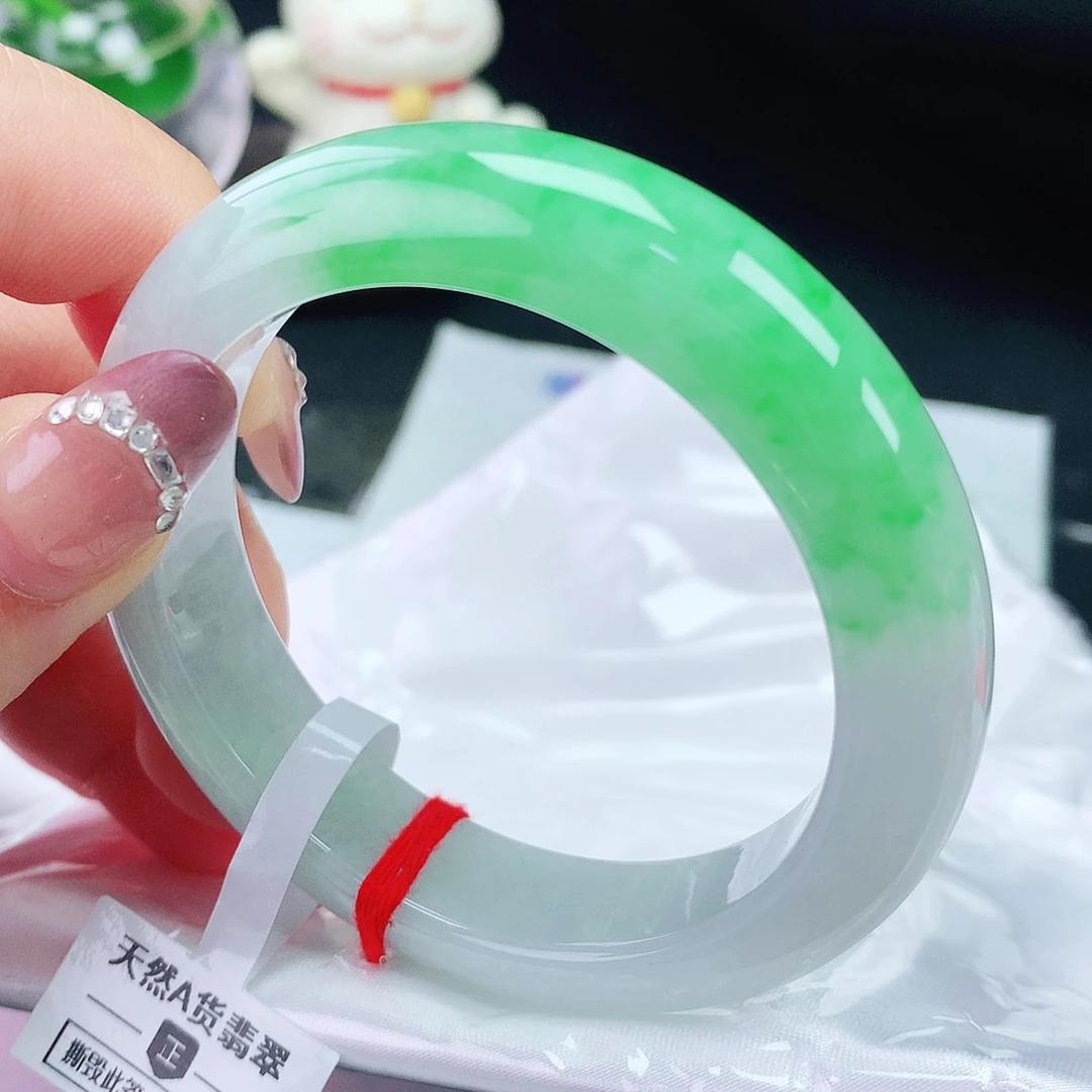 咪***摩翡翠手镯未镶嵌53圈