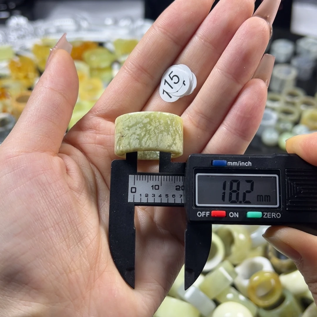 蛇纹石玉未镶嵌戒指