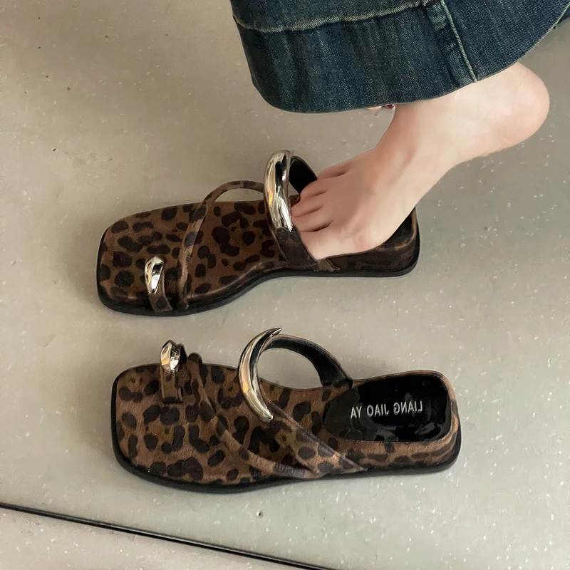 时尚小众设计感厚底增高一字拖鞋女2025夏季新款外穿配裙子凉拖鞋