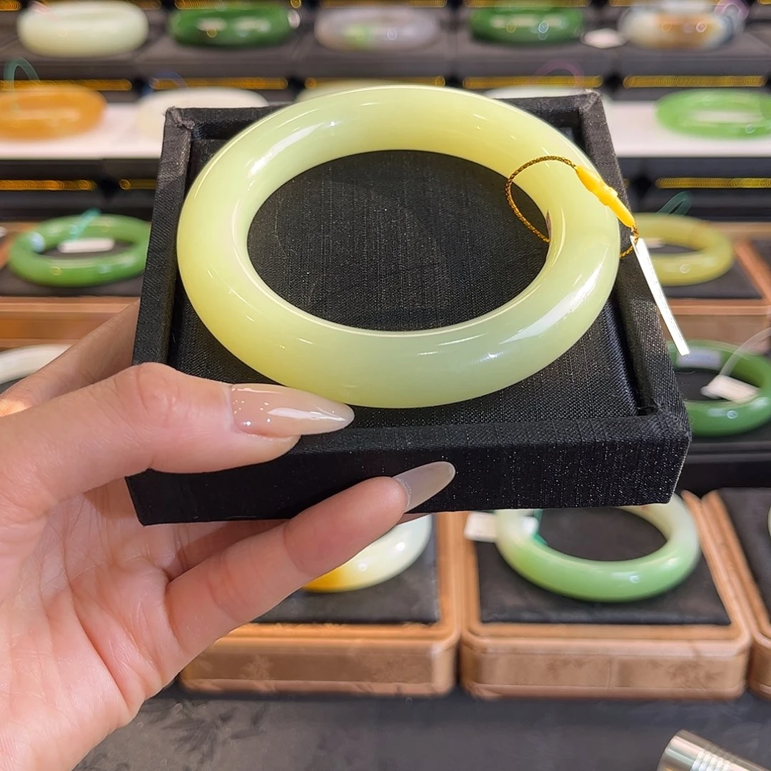 和田玉未镶嵌手镯60 61