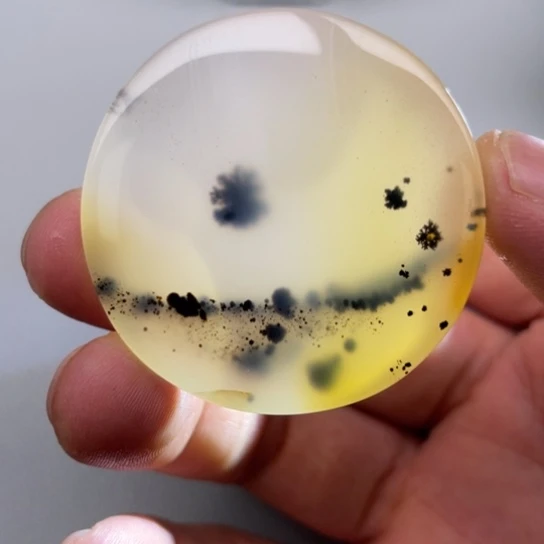 玛瑙/玉髓颈饰未镶嵌云**生