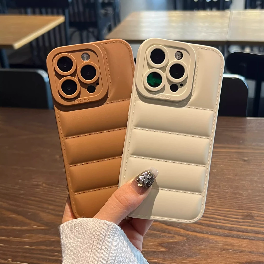 二胖 秋冬立体波浪羽绒服适用苹果15简约14手机壳iphone13promax