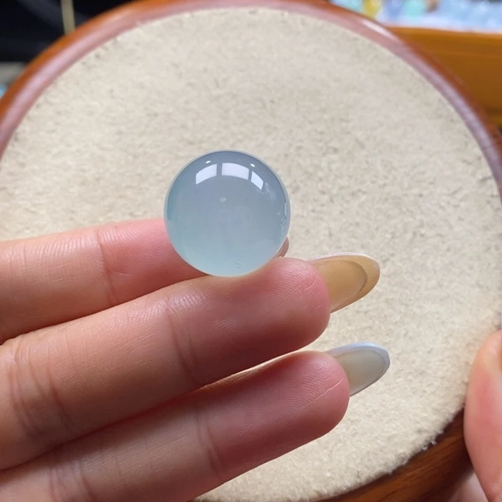 翡翠颈饰未镶嵌翡翠高冰晴蓝大珠卡19+