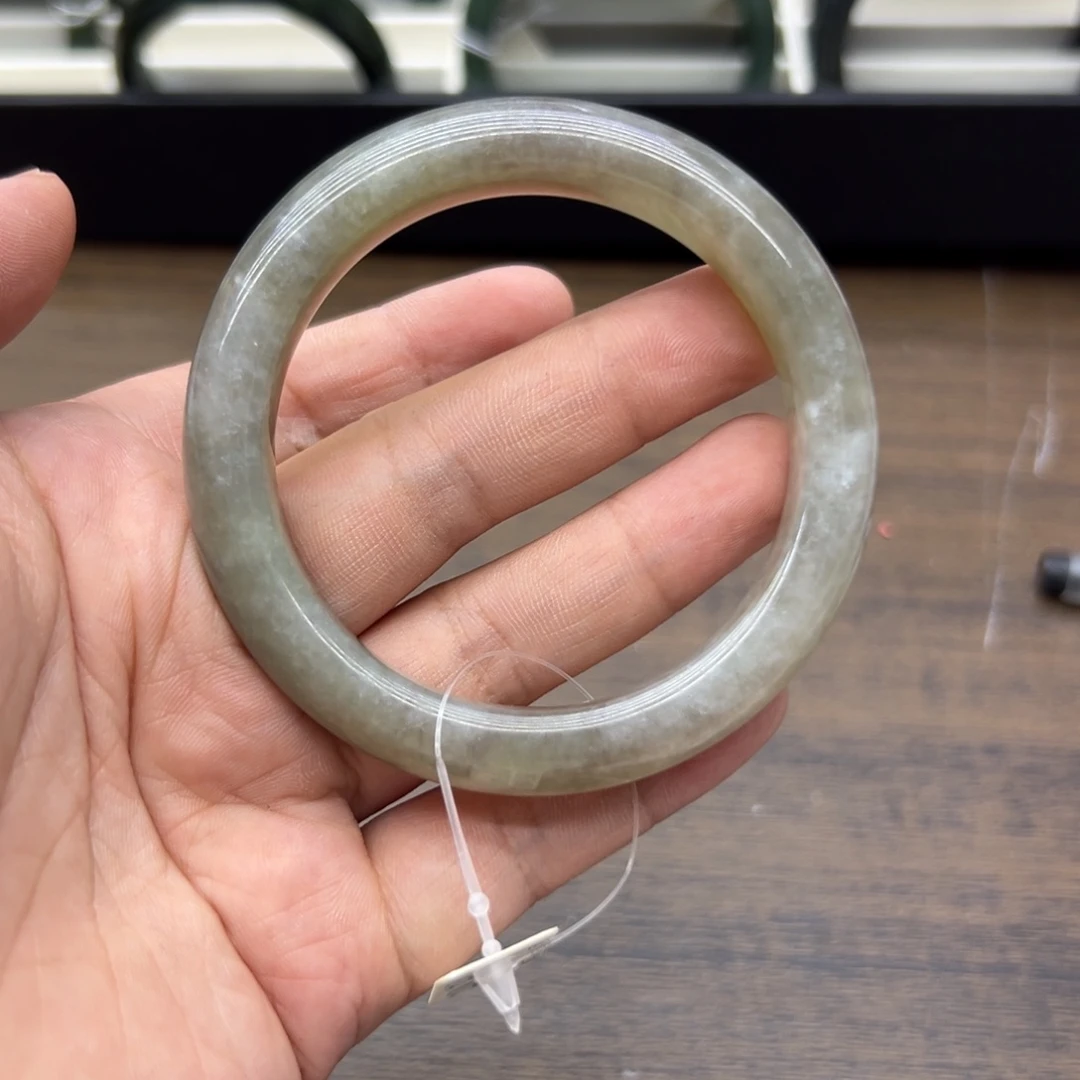 未镶嵌手镯和田玉56.5圈围418瑕