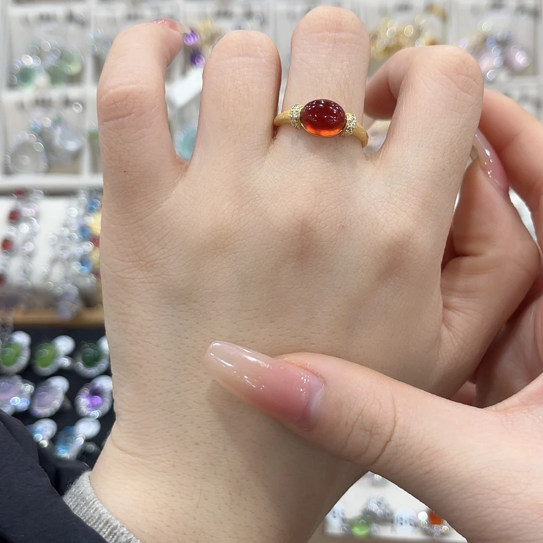 黎***月戒指银S925镀金镶嵌石榴石