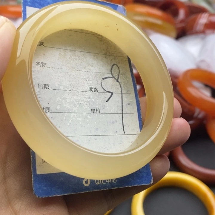 石英质玉未镶嵌手镯