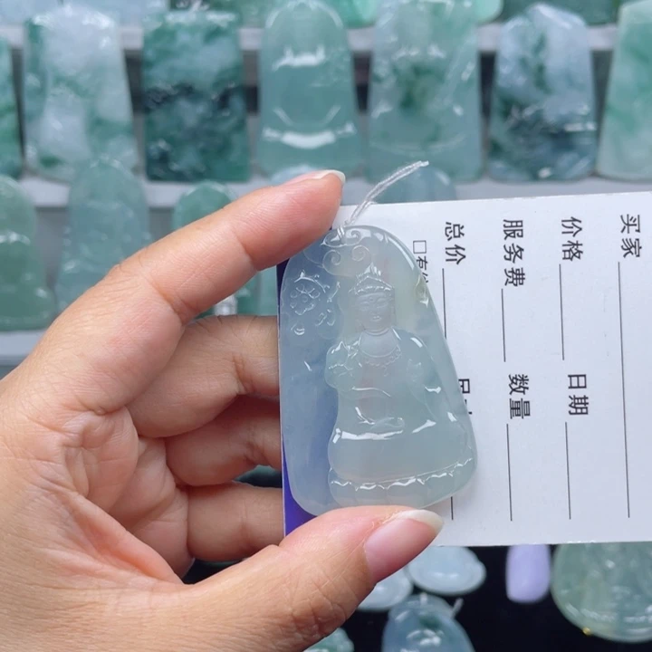 颈饰未镶嵌翡翠素衣观音