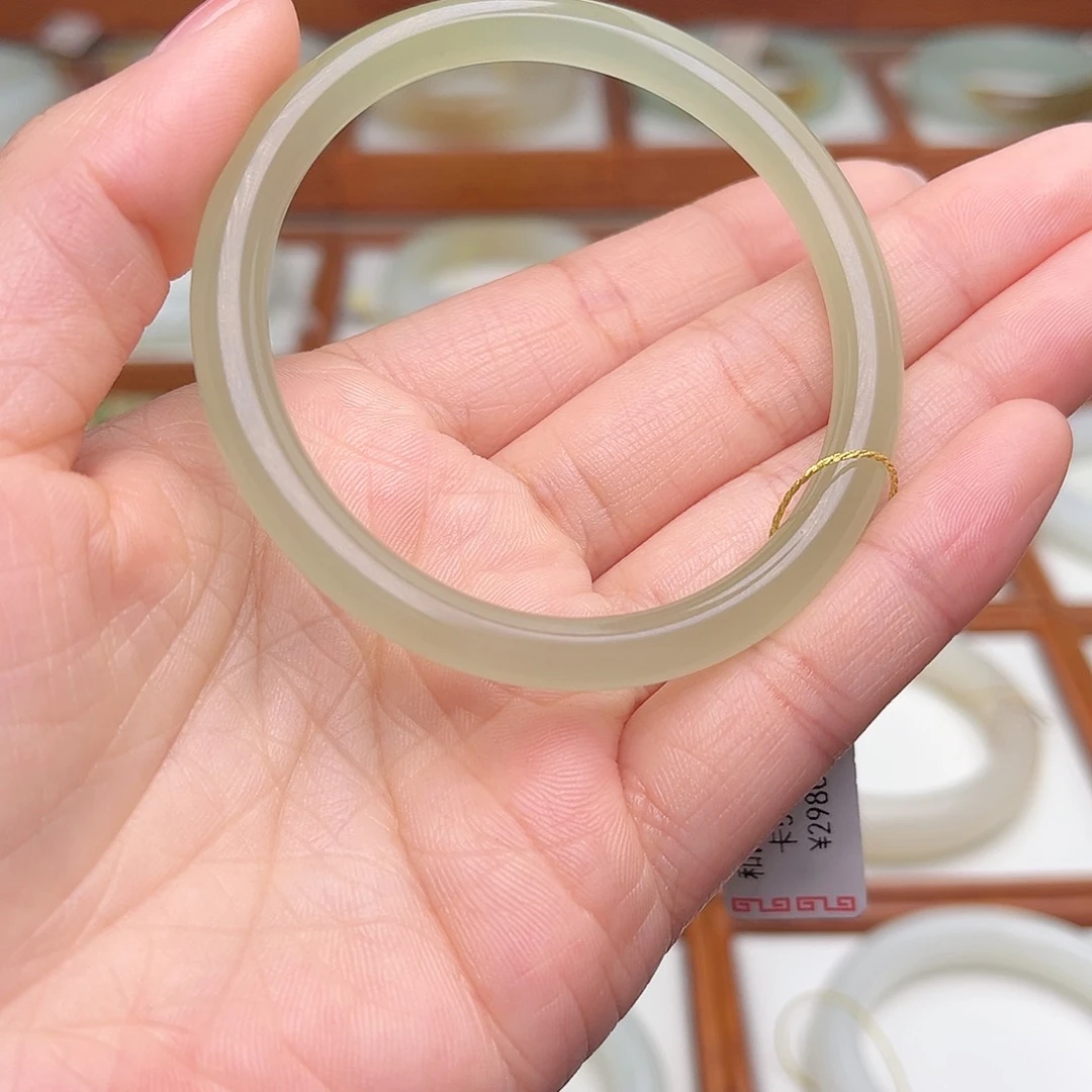 和田玉手镯未镶嵌53.6