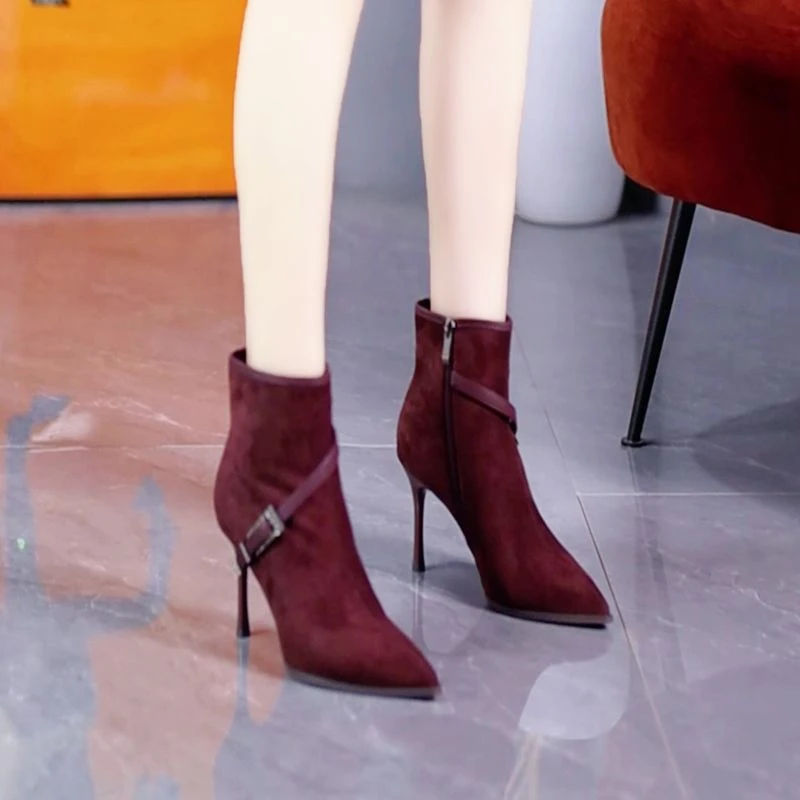 【万达撤柜】气质名媛风尖头绒面酒红高跟短靴女2025秋冬水钻皮带