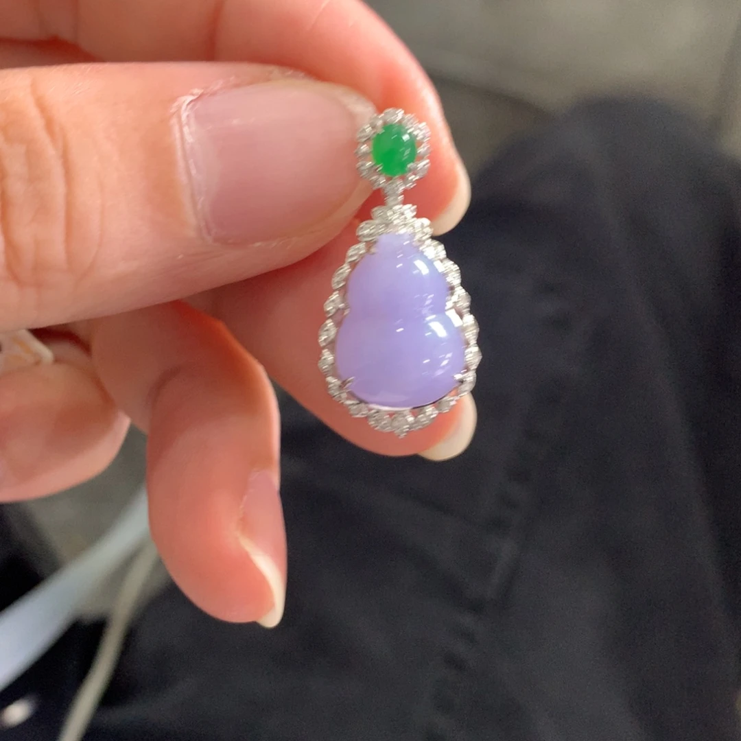 只***6翡翠18K金镶嵌颈饰翡翠