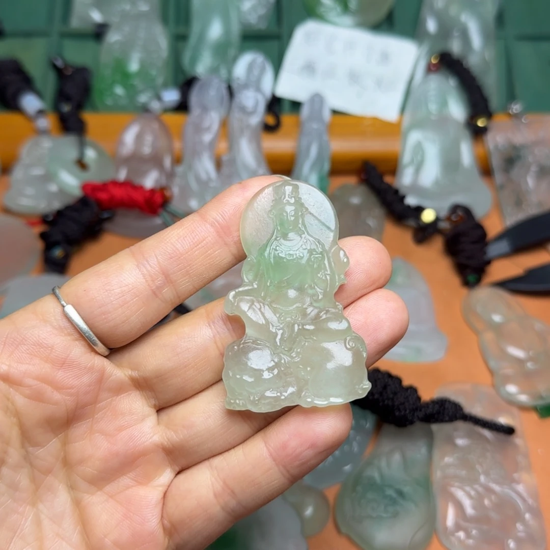 翡翠未镶嵌颈饰晴水翡翠文殊菩萨