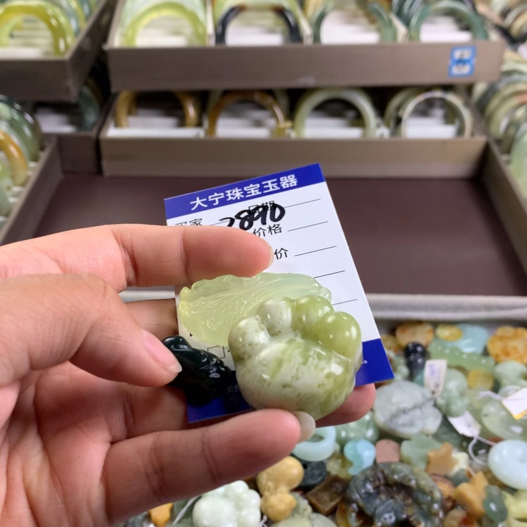 蛇纹石玉未镶嵌颈饰2890