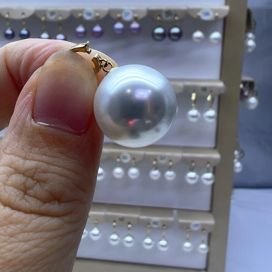 淡水珍珠18K金镶嵌颈饰