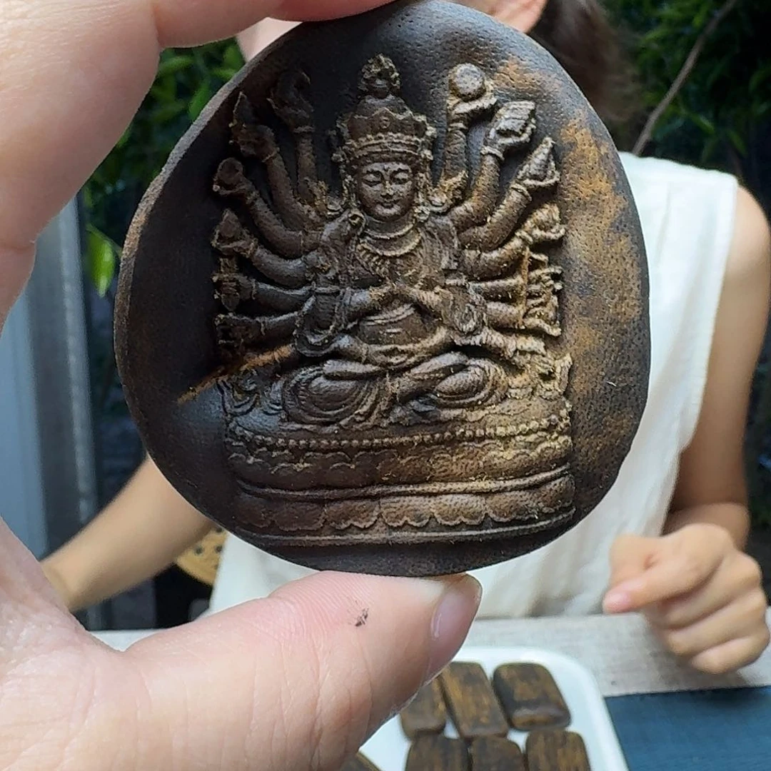 吊坠沉香楼*包头千手观音 21克➕