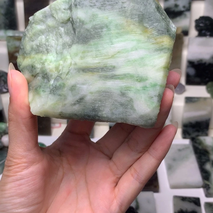 未镶嵌独山玉颈饰