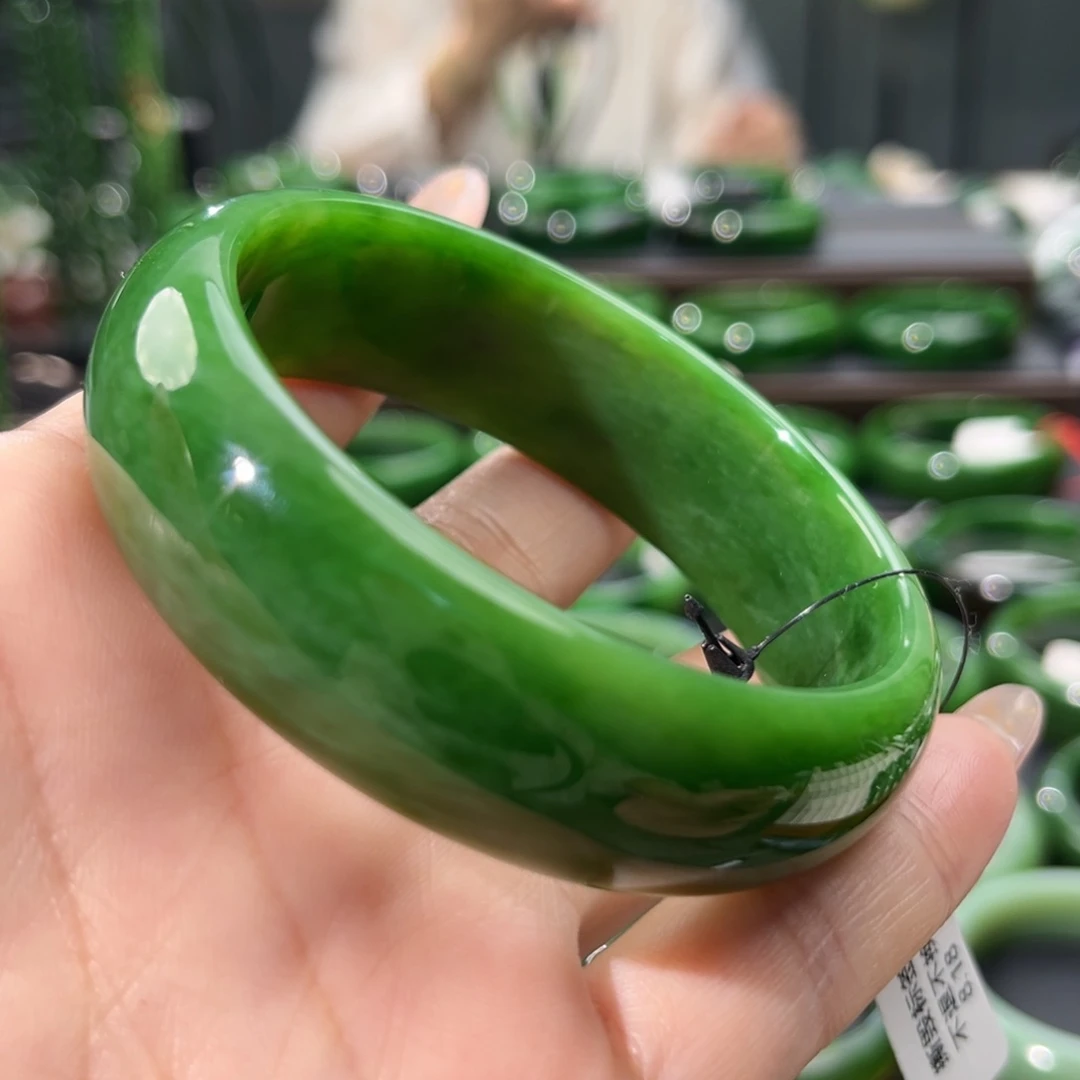 未镶嵌手镯和田玉(碧玉)