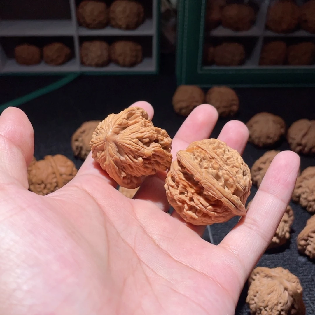 桃核把件3*_38全品虎头