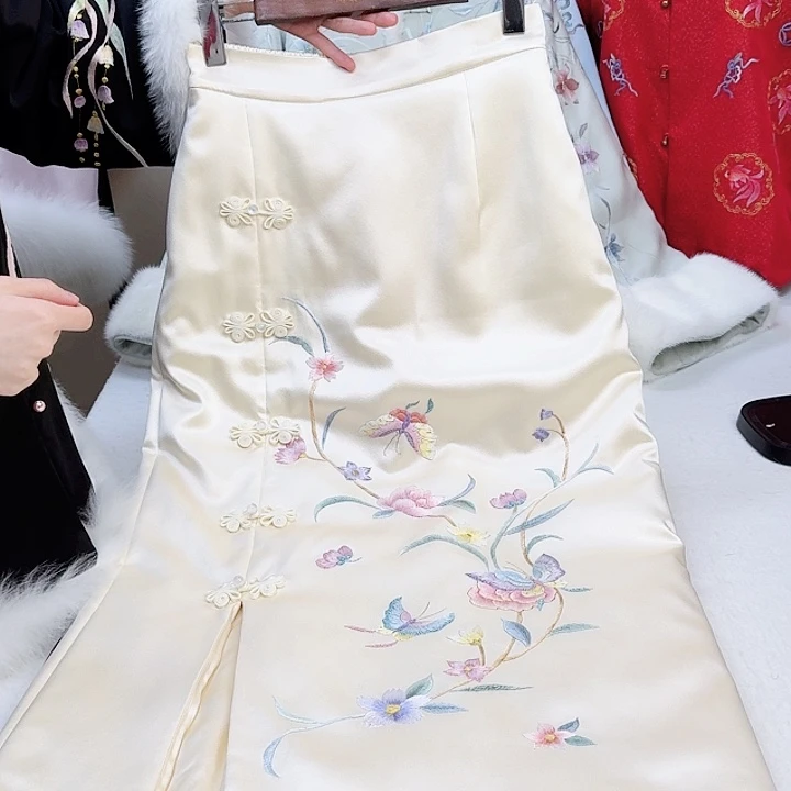 织绣桑蚕丝冬款半身裙