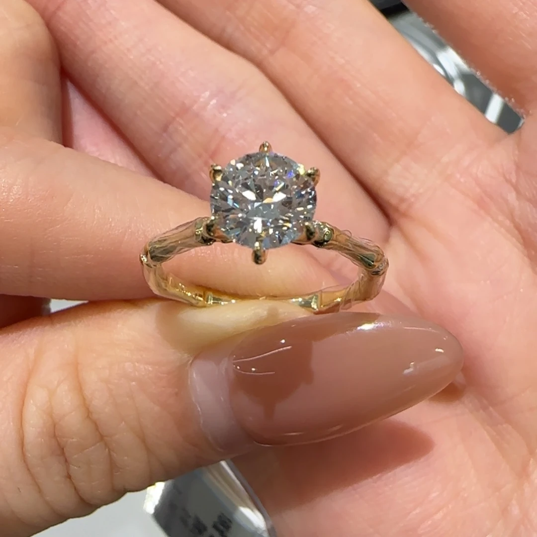 18K金镶嵌实验室培育钻石1卡竹节设计款