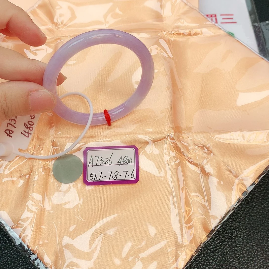 翡翠手镯未镶嵌缅甸翡翠