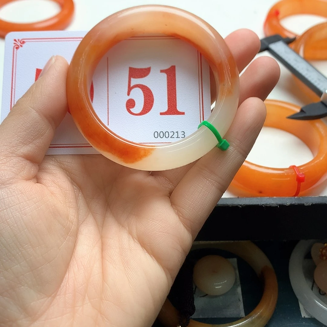 未镶嵌石英质玉（黄龙玉）手镯一****～