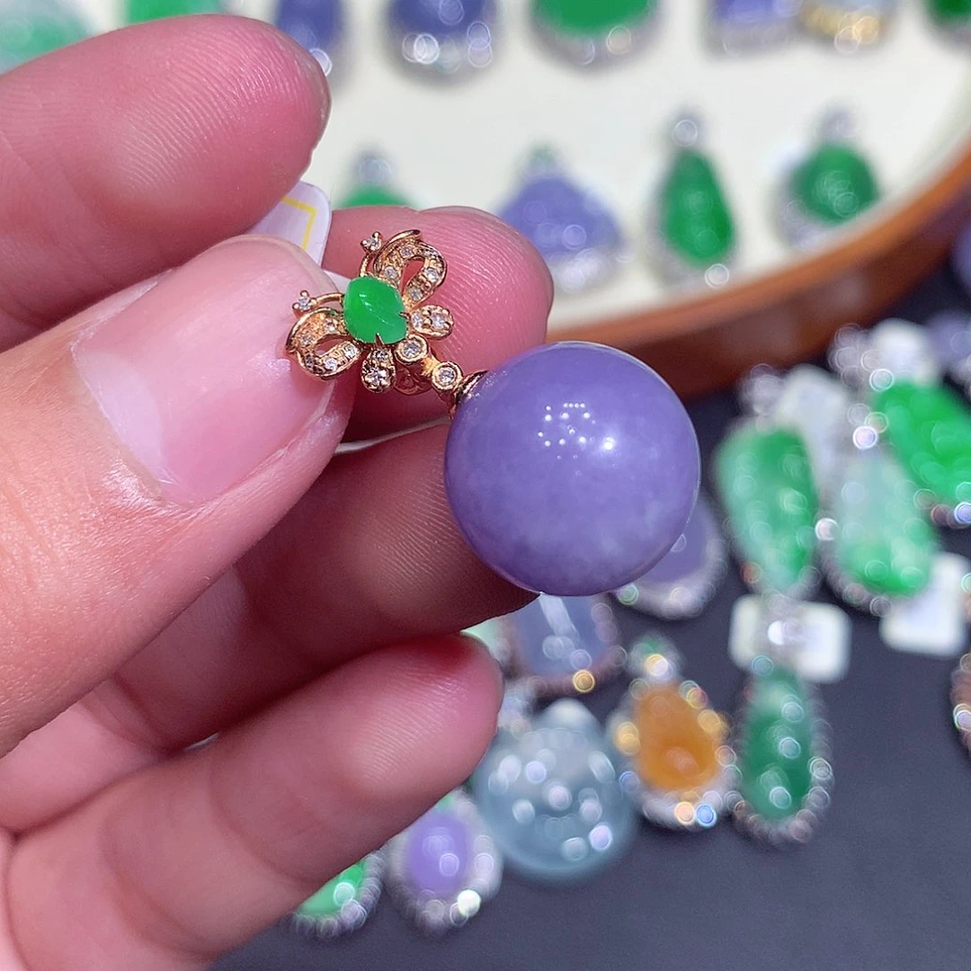 翡翠吊坠(不含链)18K金镶嵌