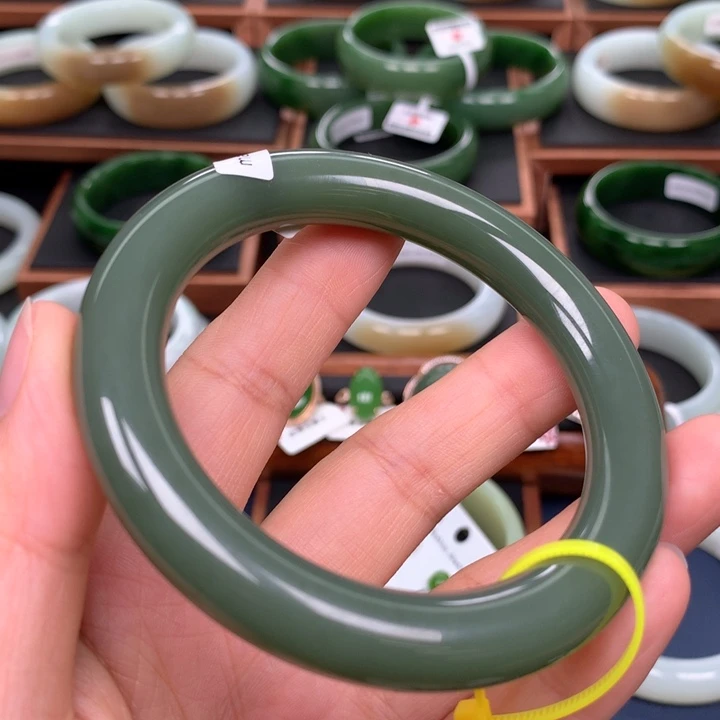 和田玉（碧玉）手镯未镶嵌58