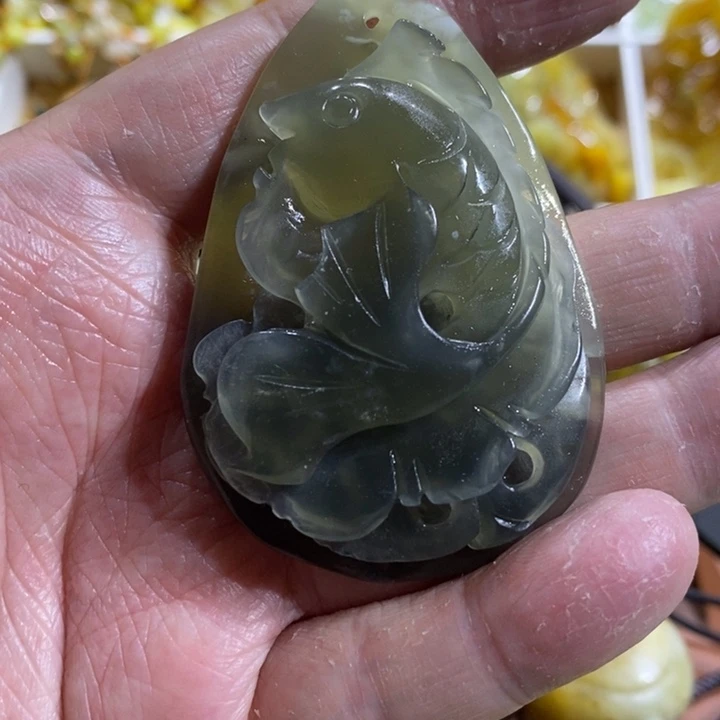 蛇纹石玉颈饰未镶嵌