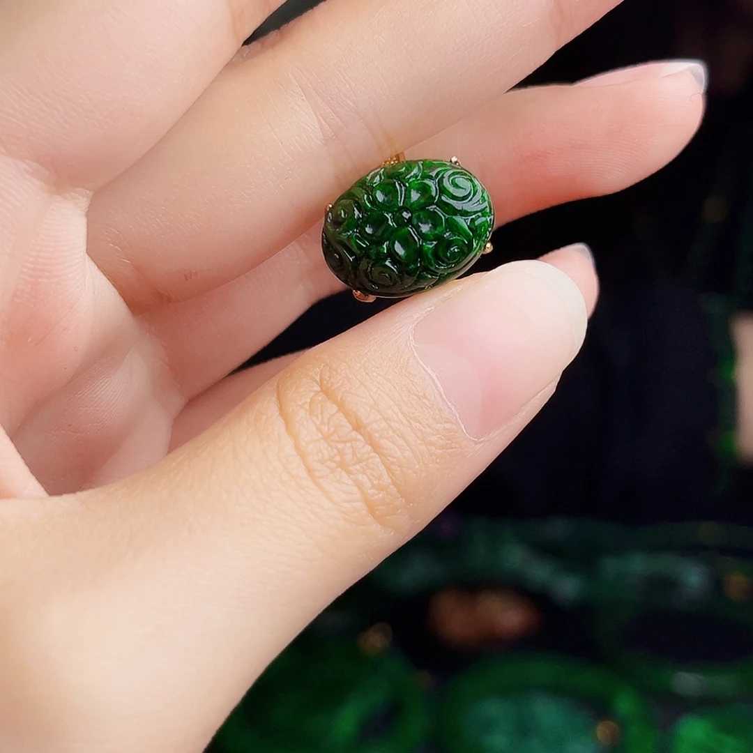 颈饰银S925镶嵌翡翠多样性